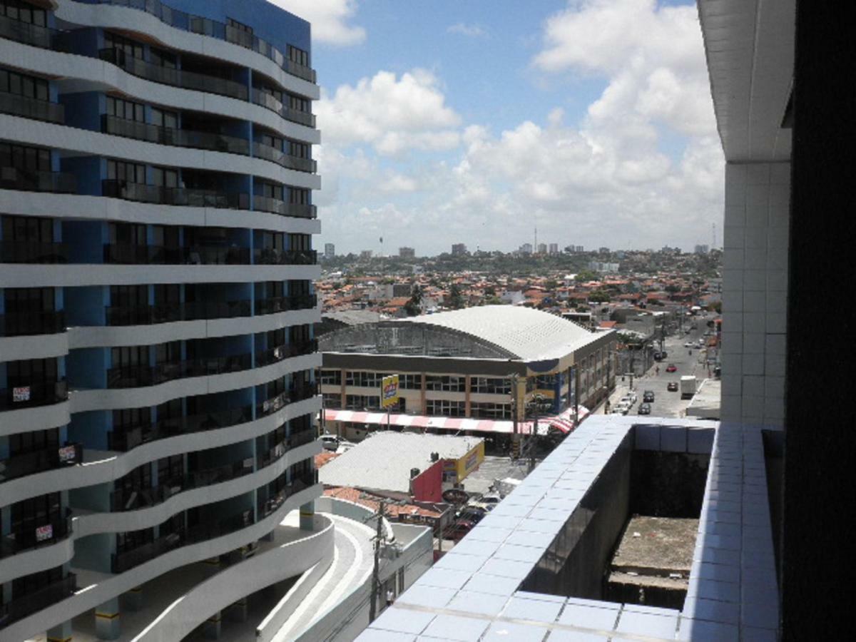 Na Beira Mar De Pajucara- Edif Neo- Apartamento Quarto E Sala- Tem Varanda - Vista Lateral Do Mar- Rua Julio Plech Filho 60 Esquina Com Avenida Doutor Antonio Gouveia - Consumo Eletrico E Pago No Ckeck-Out 1Kwh E 1,35 Reias Maceió Exterior foto